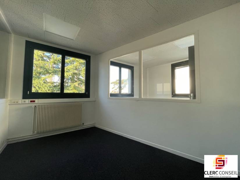 Location - Bureaux 100m² - Bihorel