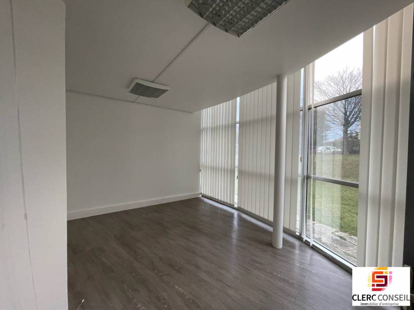 Location - Bureaux 1647m² - Mont-saint-aignan