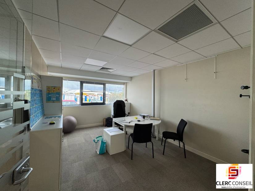 Location - Bureaux 1647m² - Mont-saint-aignan