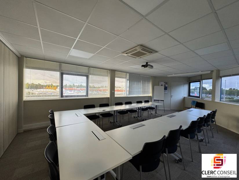 Location - Bureaux 1647m² - Mont-saint-aignan