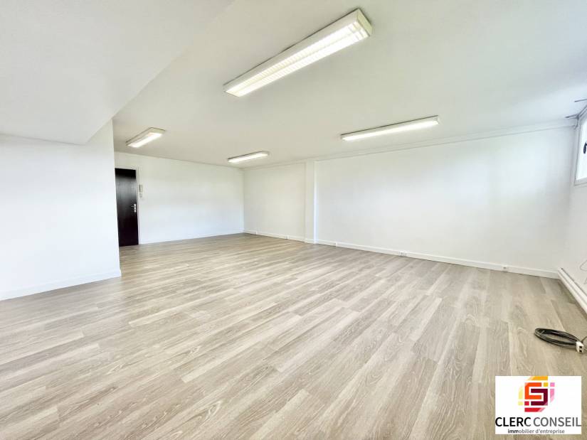 Location - Bureaux 88m² - Bihorel