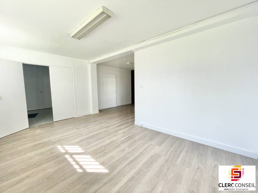 Location - Bureaux 88m² - Bihorel