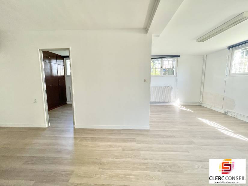 Location - Bureaux 88m² - Bihorel