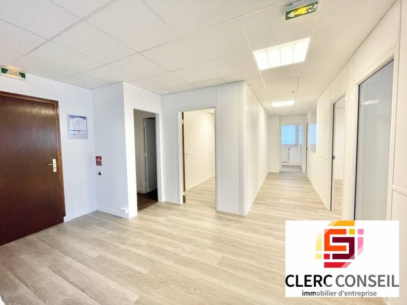 Location - Bureaux 73m² - Bihorel