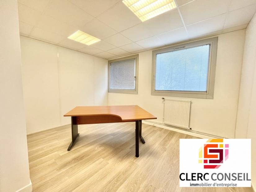 Location - Bureaux 73m² - Bihorel