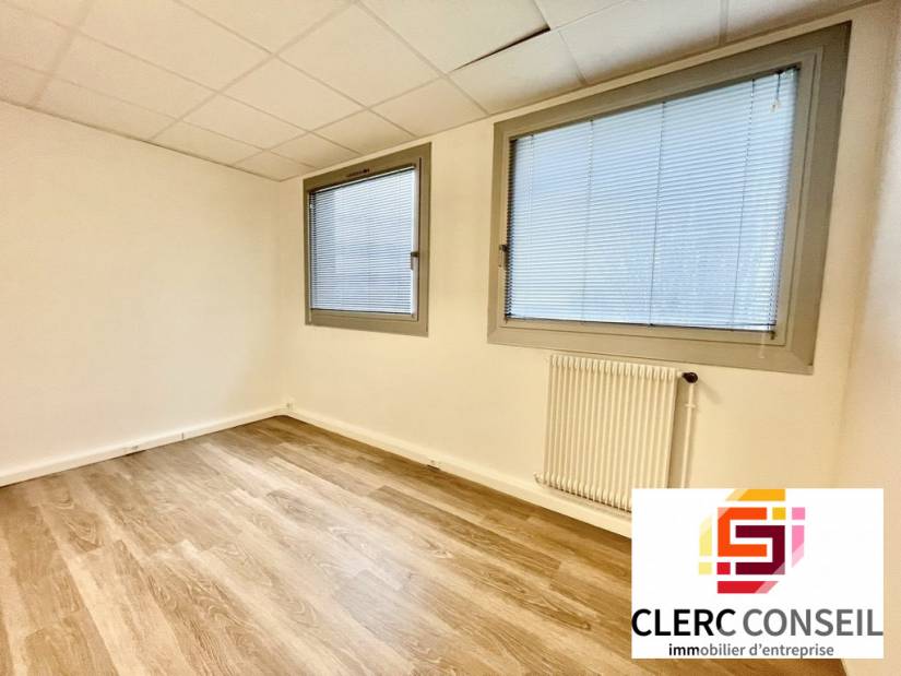 Location - Bureaux 73m² - Bihorel