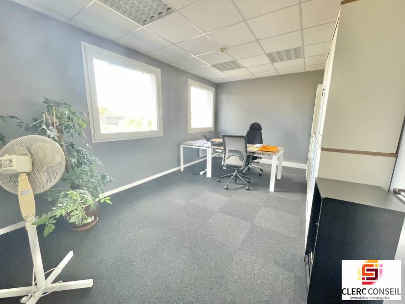 Location - Bureaux 101m² - Mont-saint-aignan