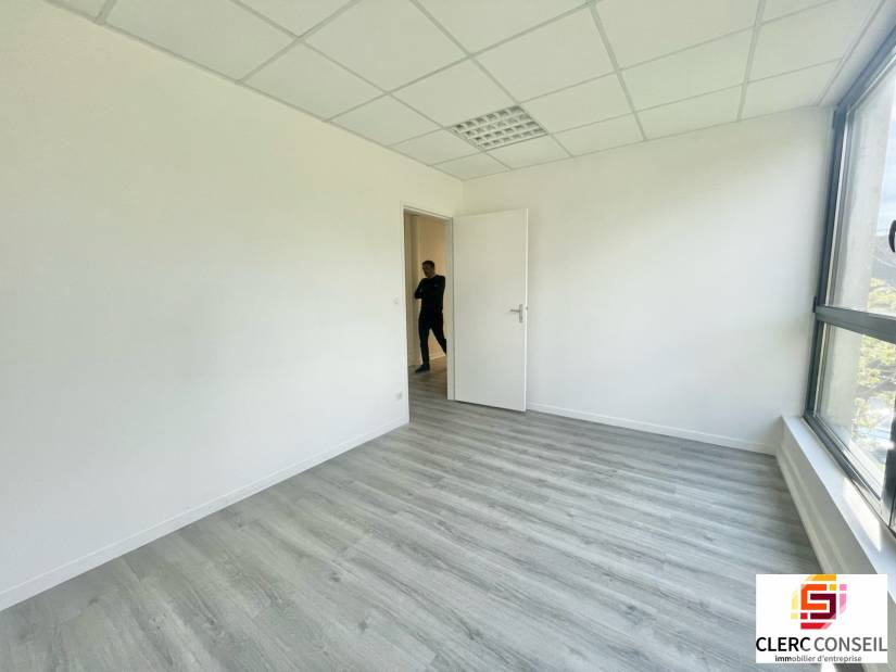 Location - Bureaux 100m² - Mont-saint-aignan