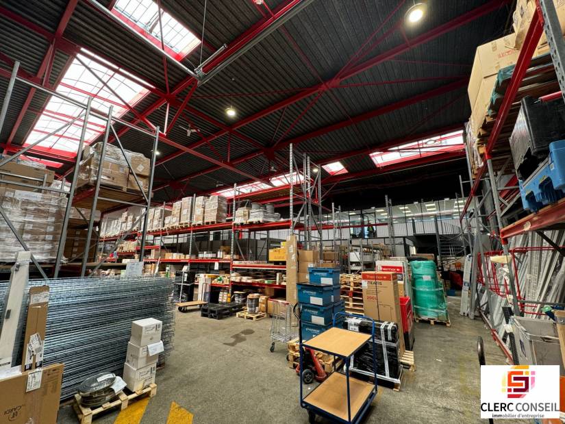 Location - Local d'activité 1086m² - Saint-Étienne-du-rouvray