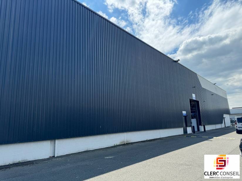 Location - Local d'activité 1086m² - Saint-Étienne-du-rouvray