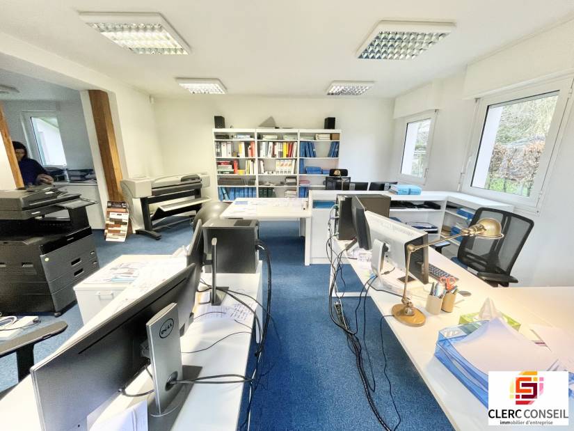 Location - Bureaux 91m² - Isneauville