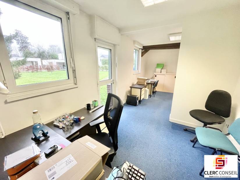 Location - Bureaux 91m² - Isneauville