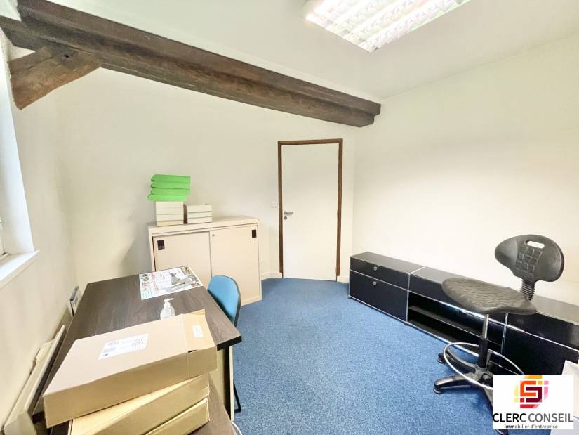 Location - Bureaux 91m² - Isneauville