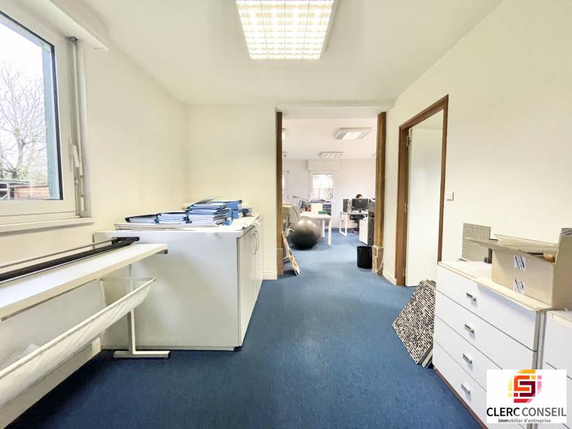 Location - Bureaux 91m² - Isneauville