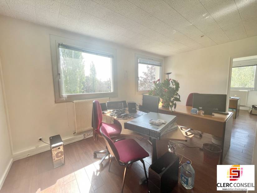 Location - Bureaux 80m² - Bihorel