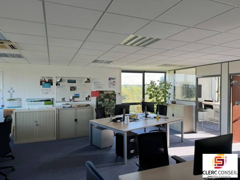 Vente - Bureaux 2917m² - Mont-saint-aignan