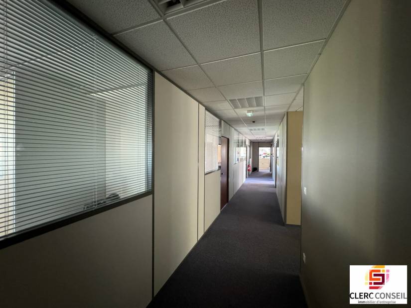 Vente - Bureaux 2917m² - Mont-saint-aignan