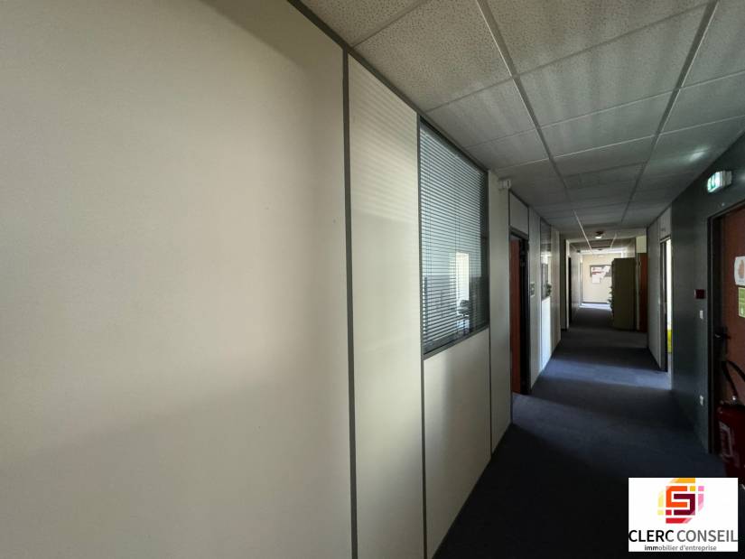 Vente - Bureaux 2917m² - Mont-saint-aignan