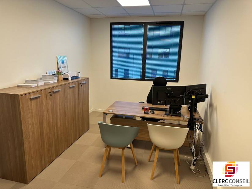 Location - Bureaux 13m² - Isneauville