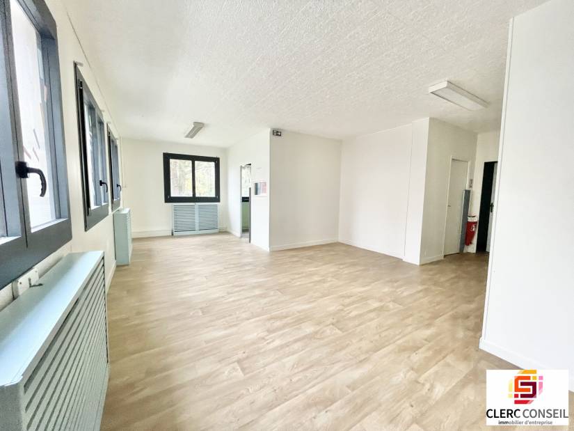 Location - Bureaux 75m² - Bihorel