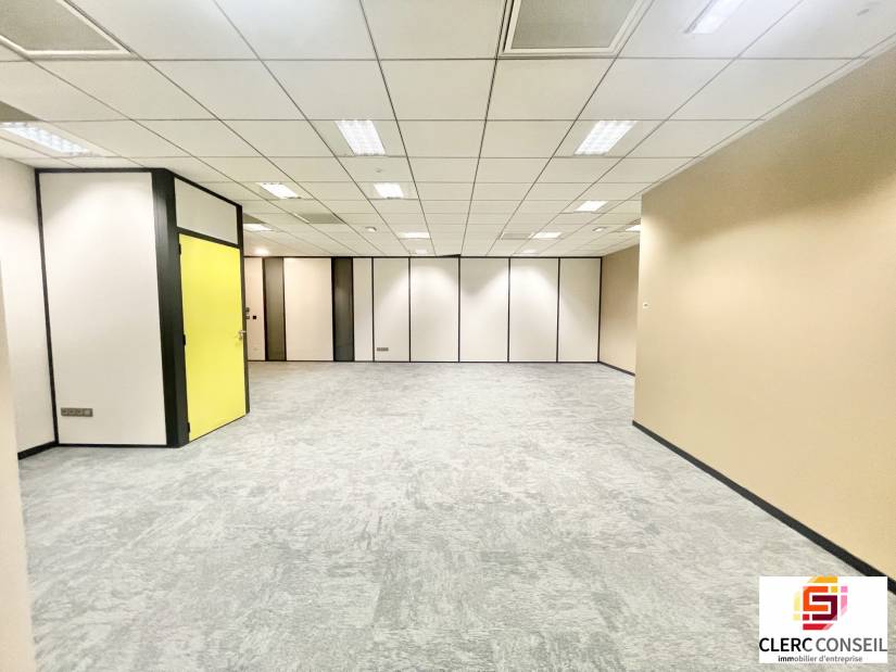 Location - Bureaux 76m² - Rouen