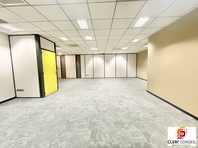 Location - Bureaux 76m² - Rouen