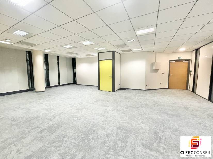 Location - Bureaux 76m² - Rouen