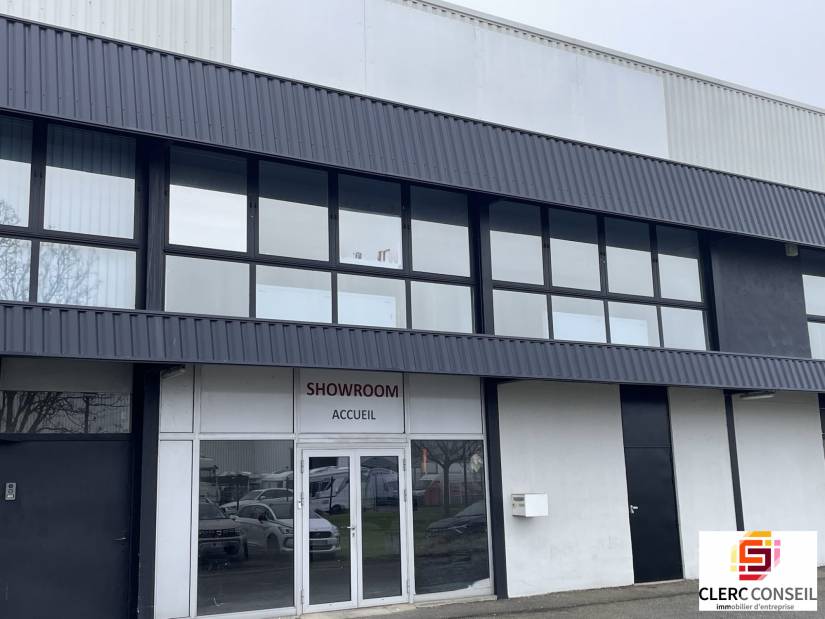 Location - Local d'activité 1208m² - Saint-Étienne-du-rouvray