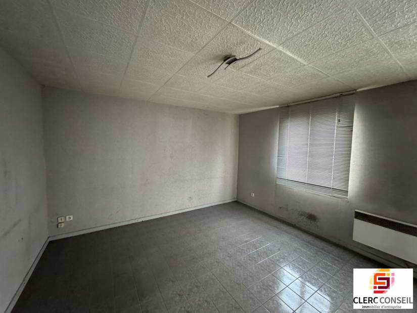 Location - Local d'activité 766m² - Le petit-quevilly