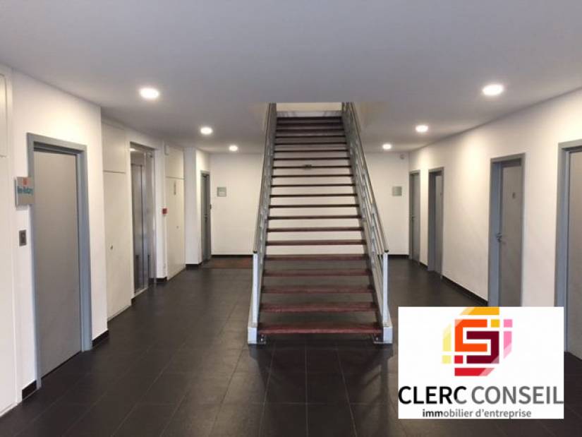 Vente - Bureaux 1963m² - Mont-saint-aignan