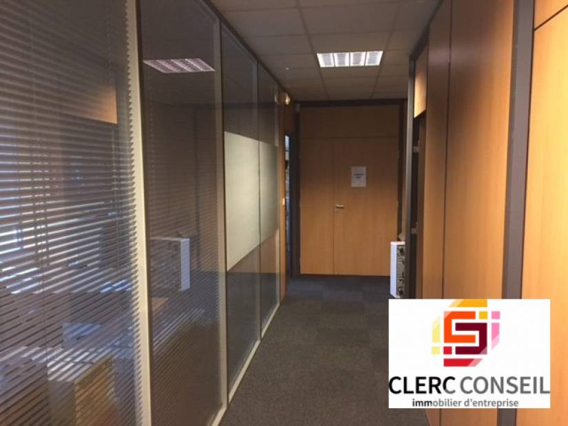 Vente - Bureaux 1963m² - Mont-saint-aignan