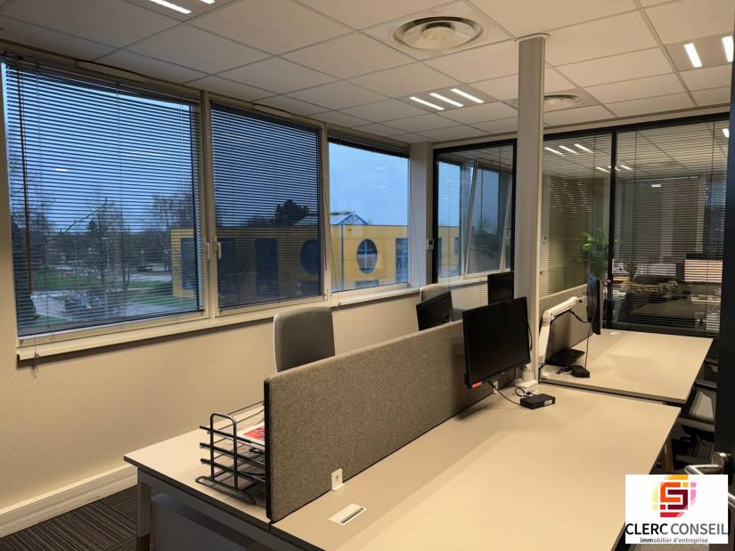 Vente - Bureaux 1963m² - Mont-saint-aignan