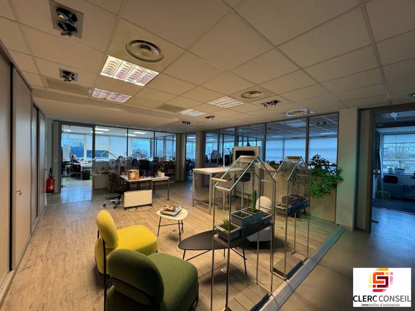 Vente - Bureaux 1963m² - Mont-saint-aignan