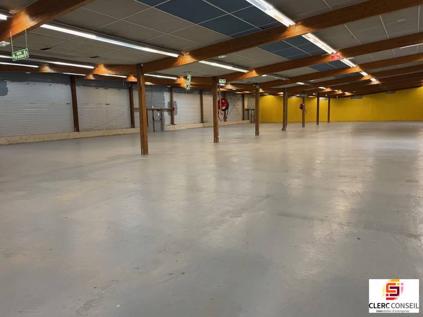 Location - Local commercial 1100m² - Gruchet-le-valasse