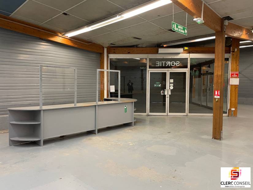 Location - Local commercial 1100m² - Gruchet-le-valasse