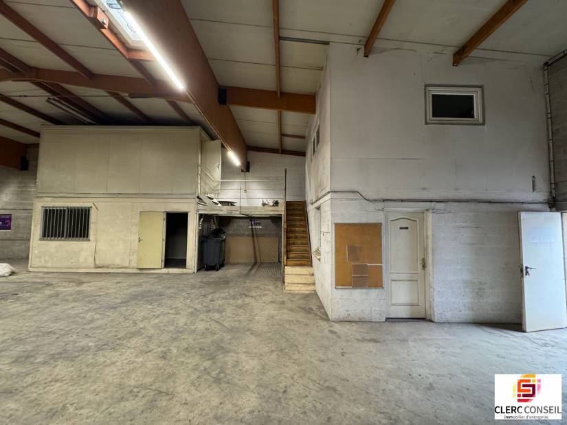 Location - Local d'activité 383m² - Le petit-quevilly