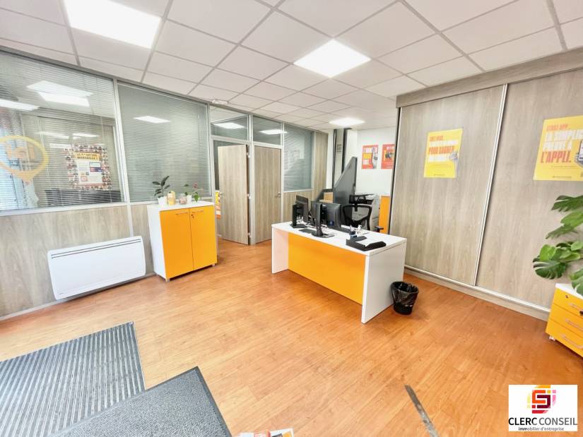 Location - Local commercial 94m² - Rouen