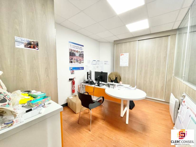 Location - Local commercial 94m² - Rouen