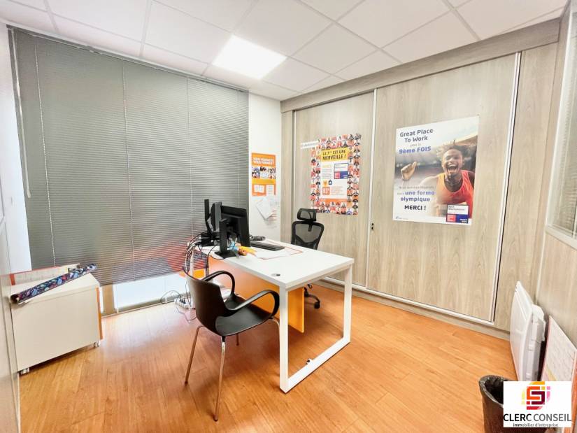 Location - Local commercial 94m² - Rouen