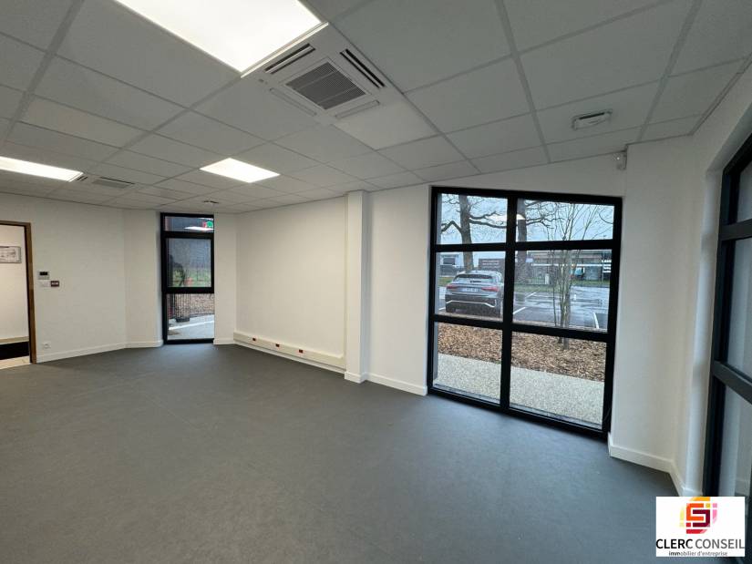 Location - Bureaux 27m² - Pavilly